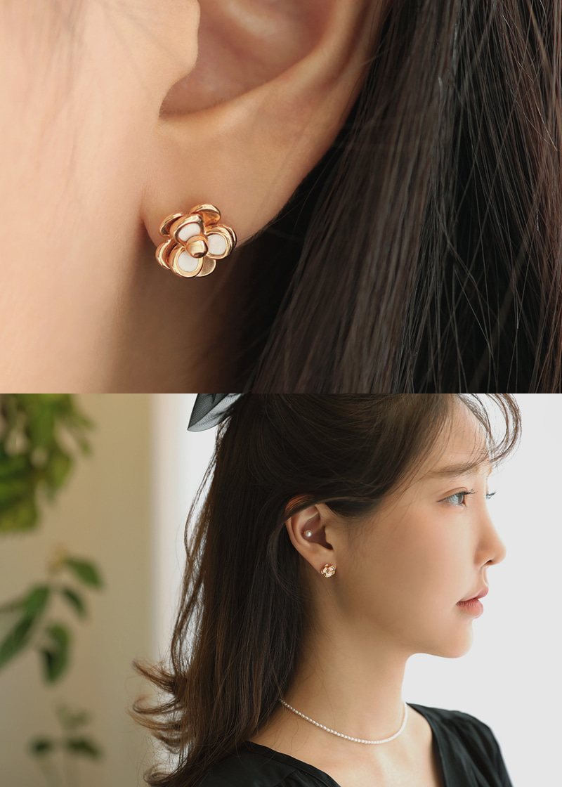 White Epoxy Flower Earrings 18K 화이트 에폭시 꽃 귀걸이